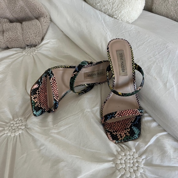 Steve Madden Michelle Multi Color Snake Print Heeled Sandal - Picture 1 of 4